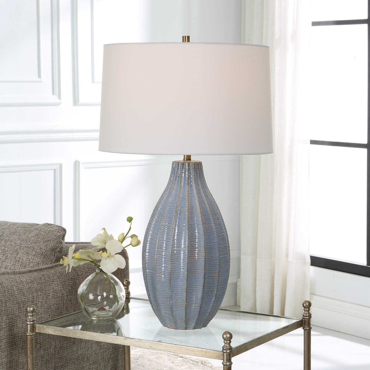  Scalloped Blue Ceramic Table Lamp | Oroa.com