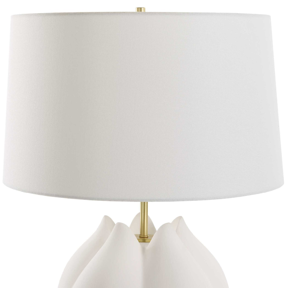   White Porcelain Flower-Inspired Table Lamp | Oroa.com