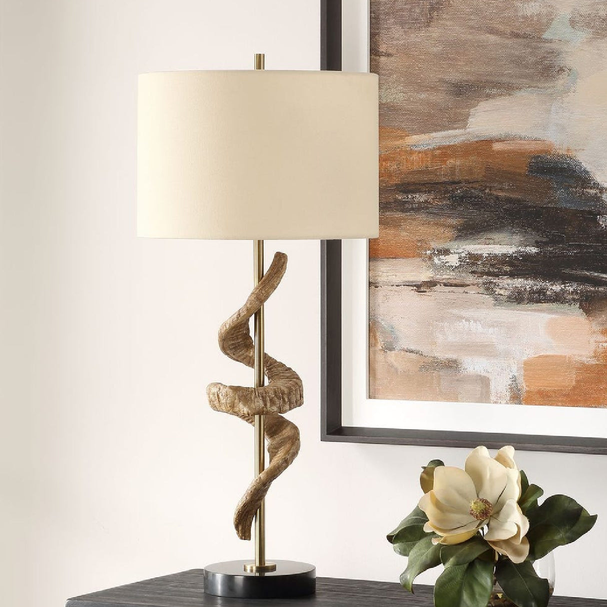   Horn-Inspired Base Table Lamp | Oroa.com