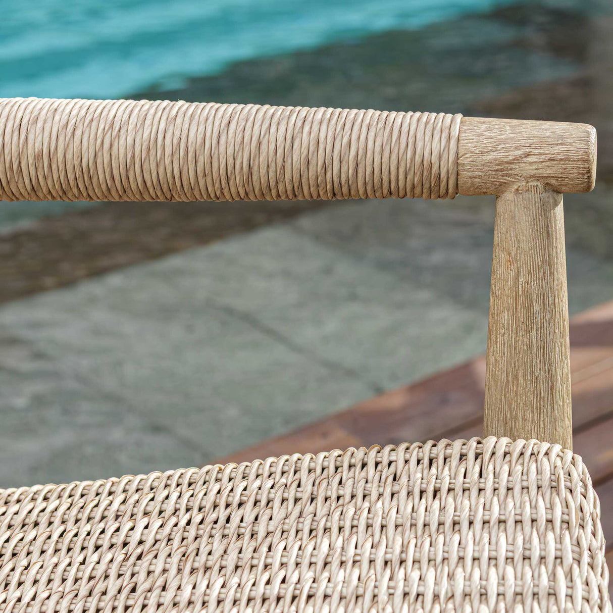   Beige Wicker Outdoor Lounge Chair | Oroa.com