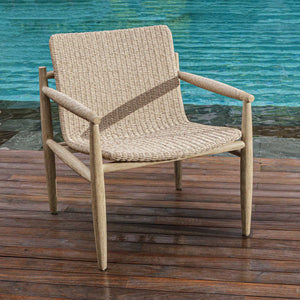   Beige Wicker Outdoor Lounge Chair | Oroa.com