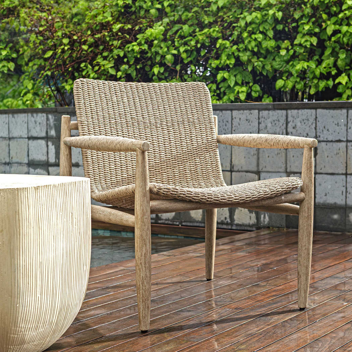   Beige Wicker Outdoor Lounge Chair | Oroa.com