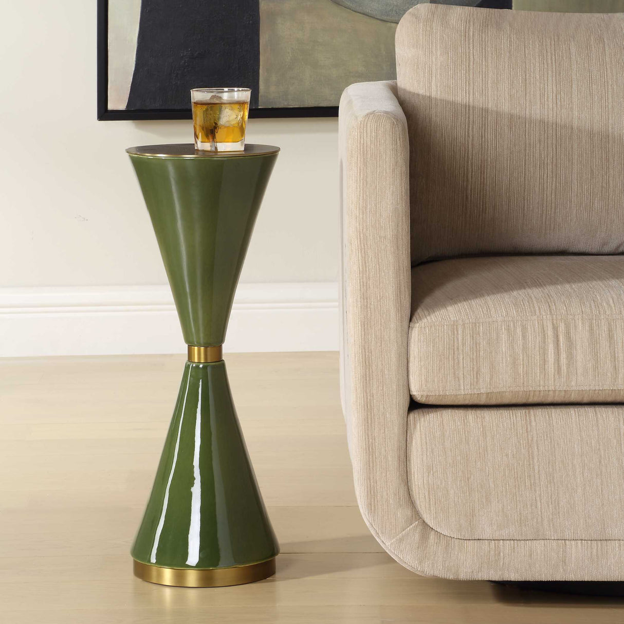   Green Ceramic Hourglass Drink Table | Oroa.com