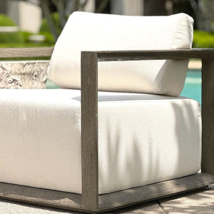   White Cushioned Outdoor Lounge Chair | Oroa.com