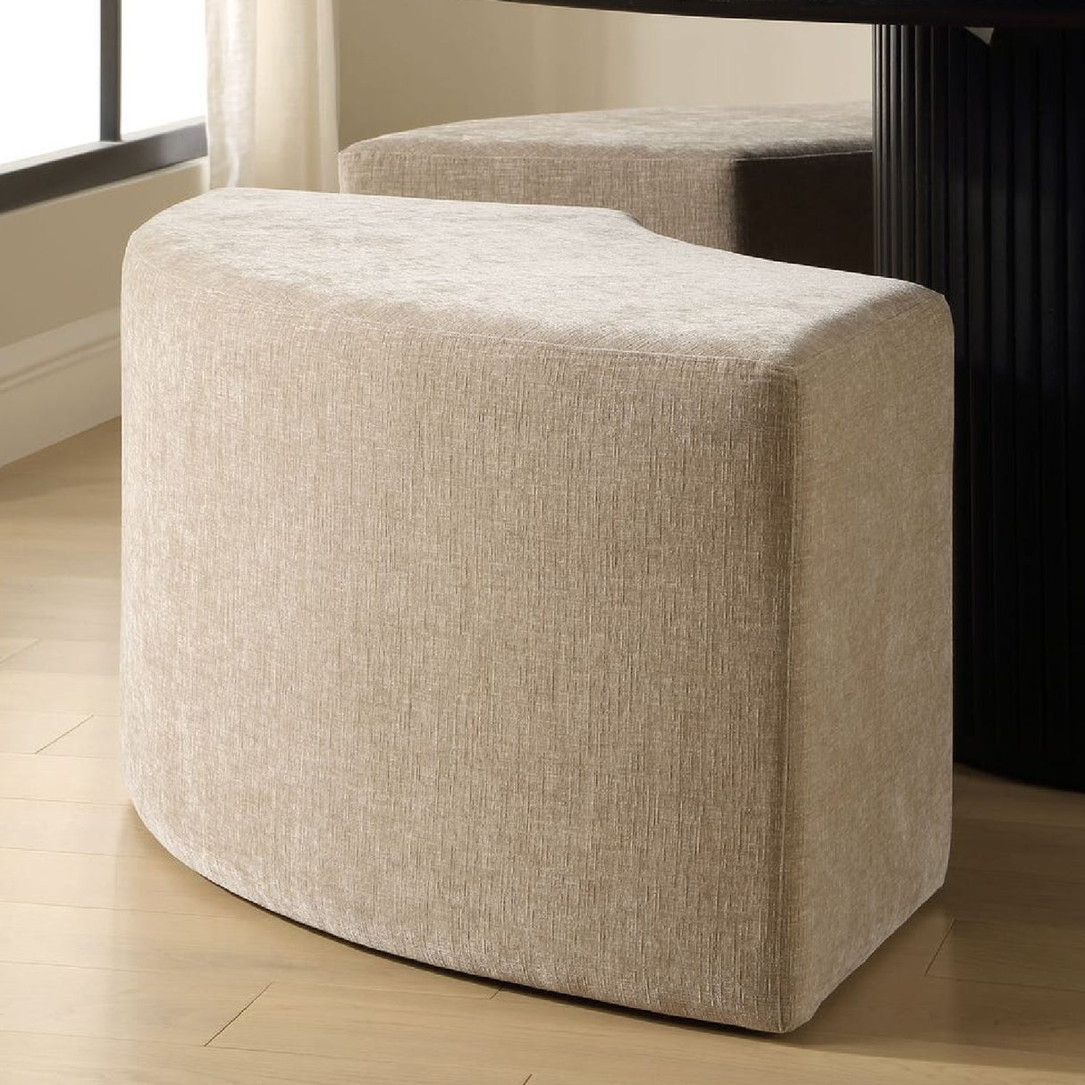   Beige Velvet Curved Bench | Oroa.com