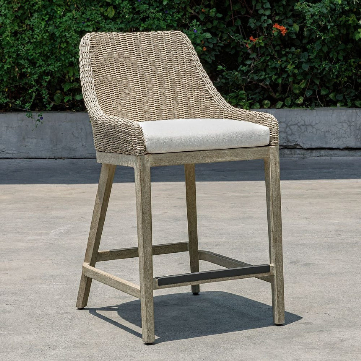   Beige Wicker Outdoor Counter Stool | Oroa.com