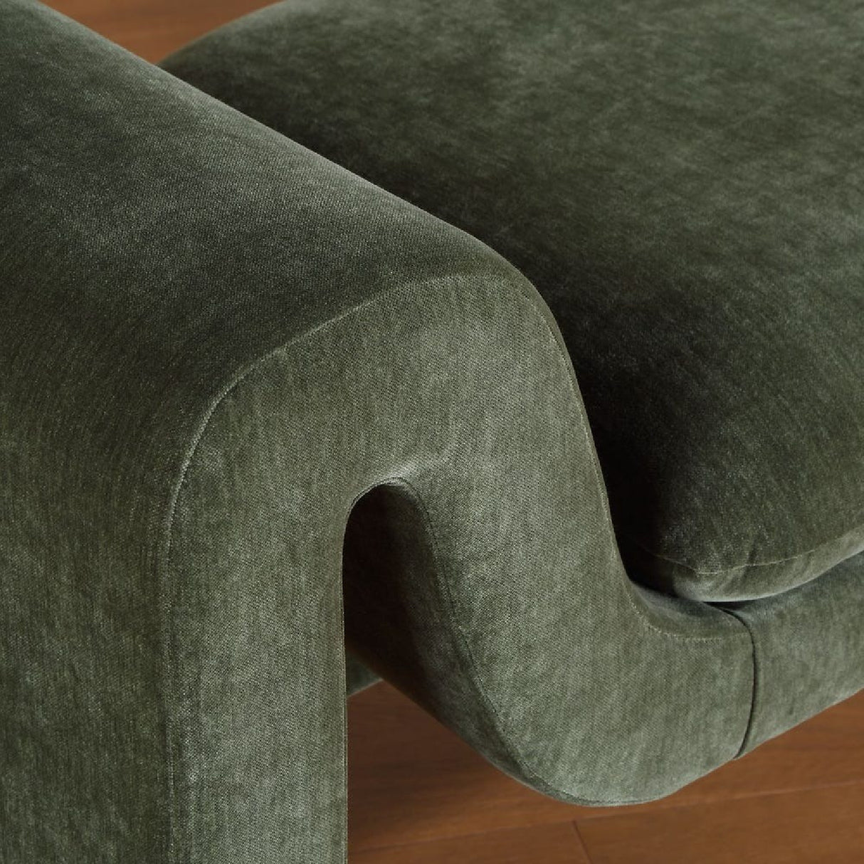   Green Velvet Curved Bench | Oroa.com