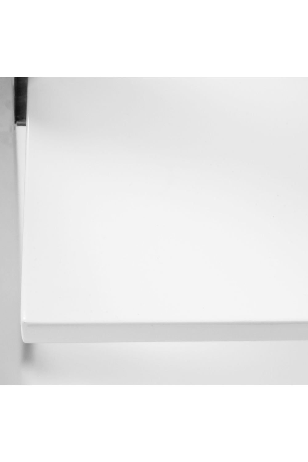 White High-Gloss Bookshelf | OROA Modern Fauna | Oroa.com