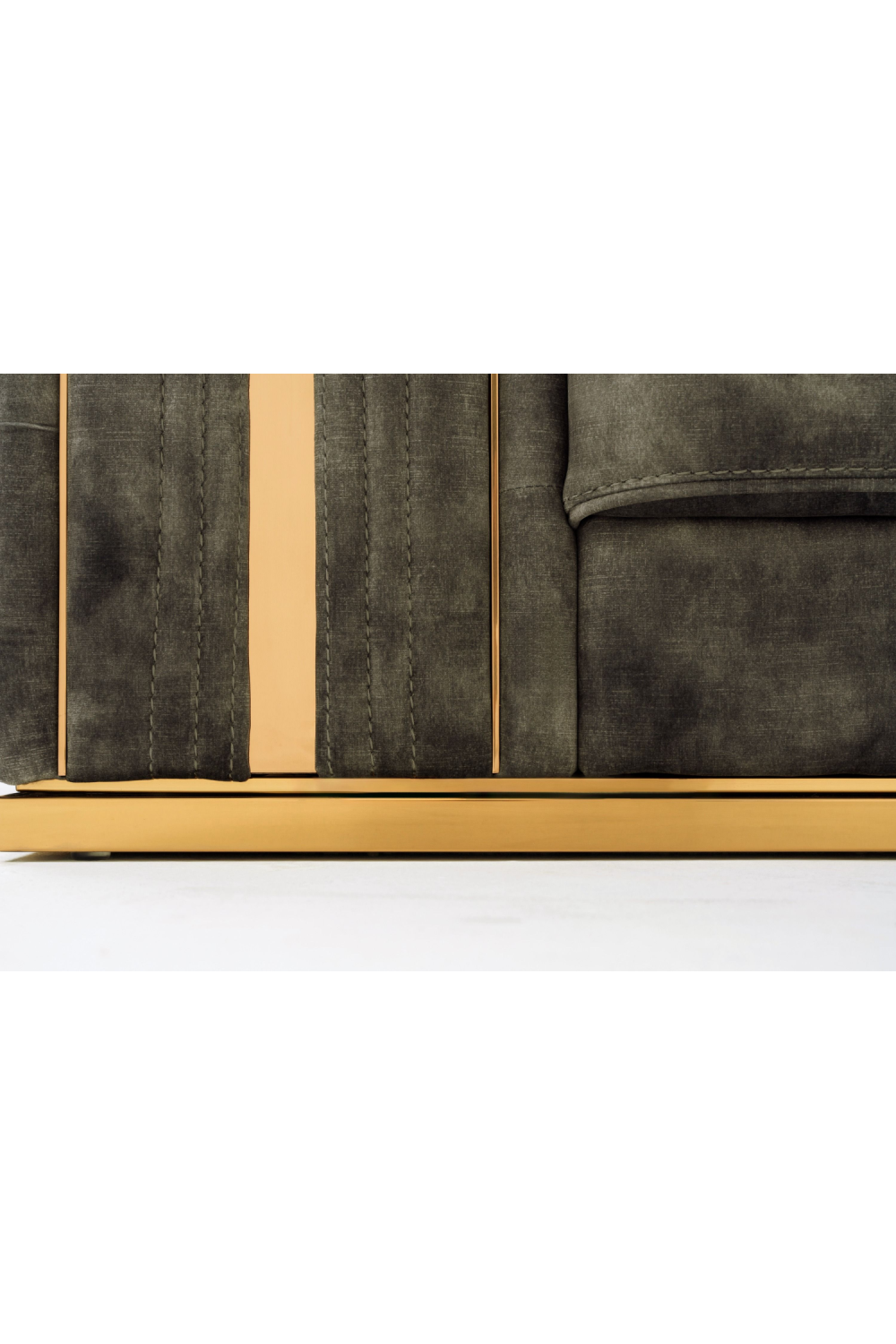 Gray Velvet Tufted Lounge Chair | OROA Modern Dosie | Oroa.com