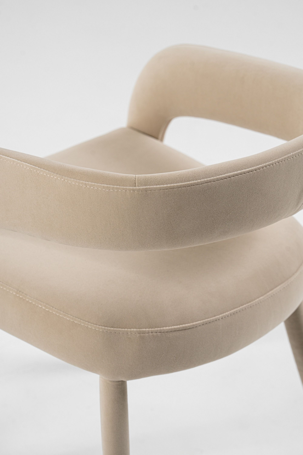 Fabric Upholstered Dining Chair | OROA Modern Mundra | Oroa.com