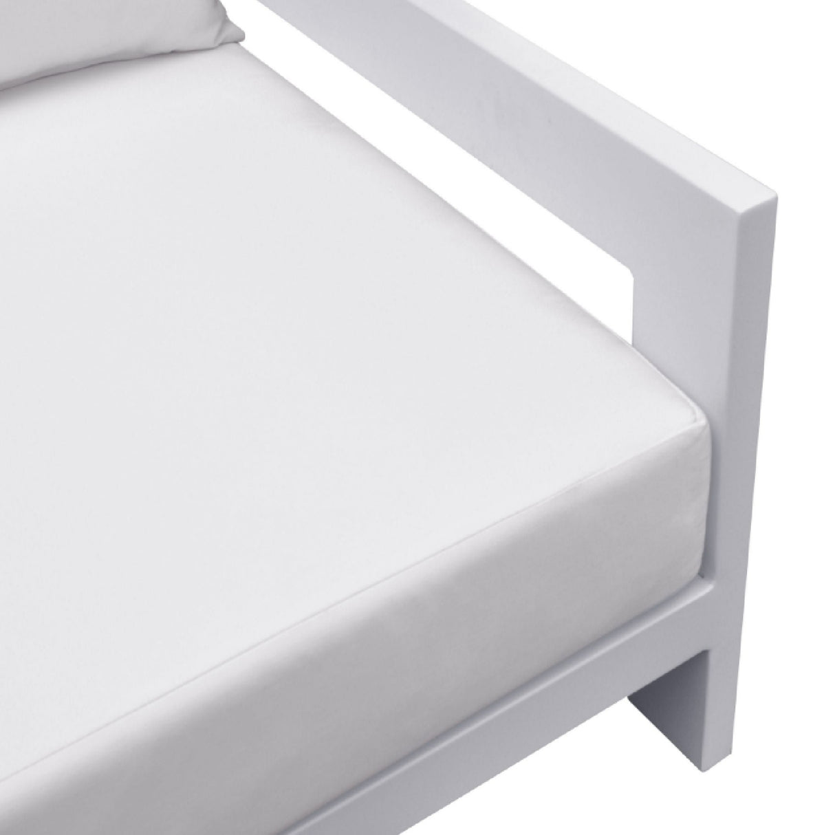   Aluminum-Framed Outdoor Lounge Chair | Oroa.com