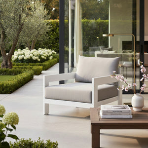   Aluminum-Framed Outdoor Lounge Chair | Oroa.com