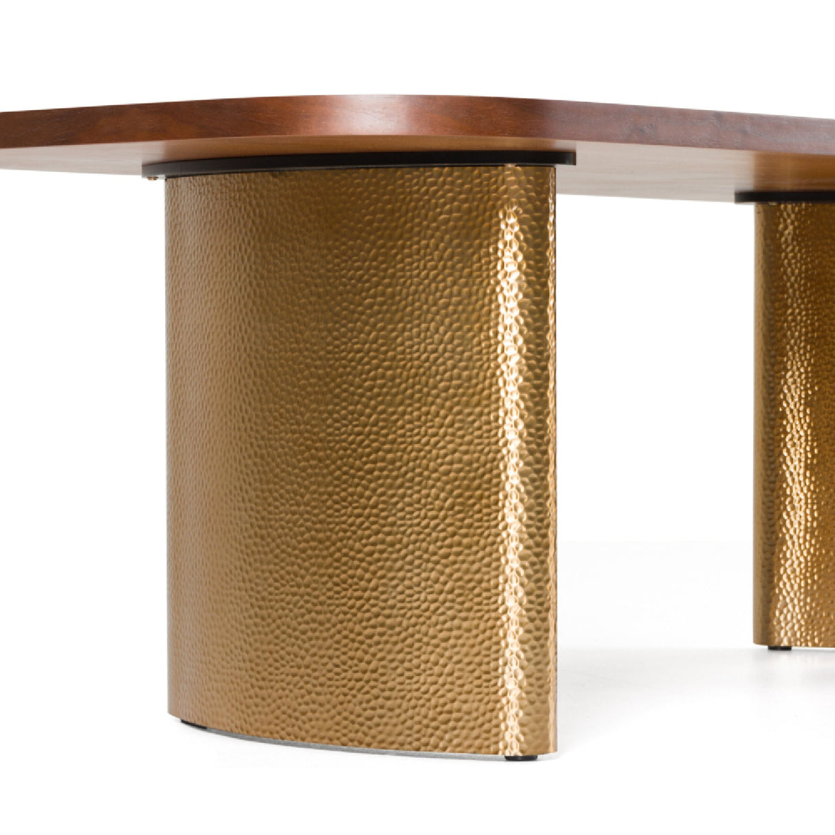  Wanut Veneer Dining Table | Oroa.com