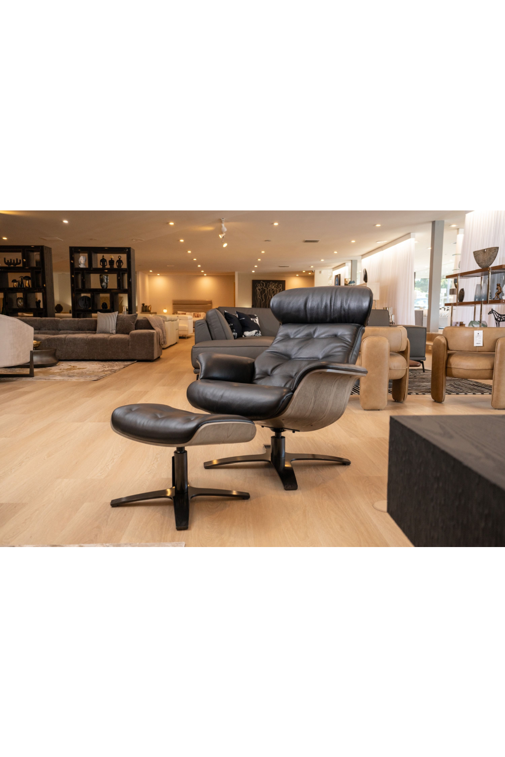 Black Leather Lounge Chair & Ottoman | OROA Modern Nowak | Oroa.com