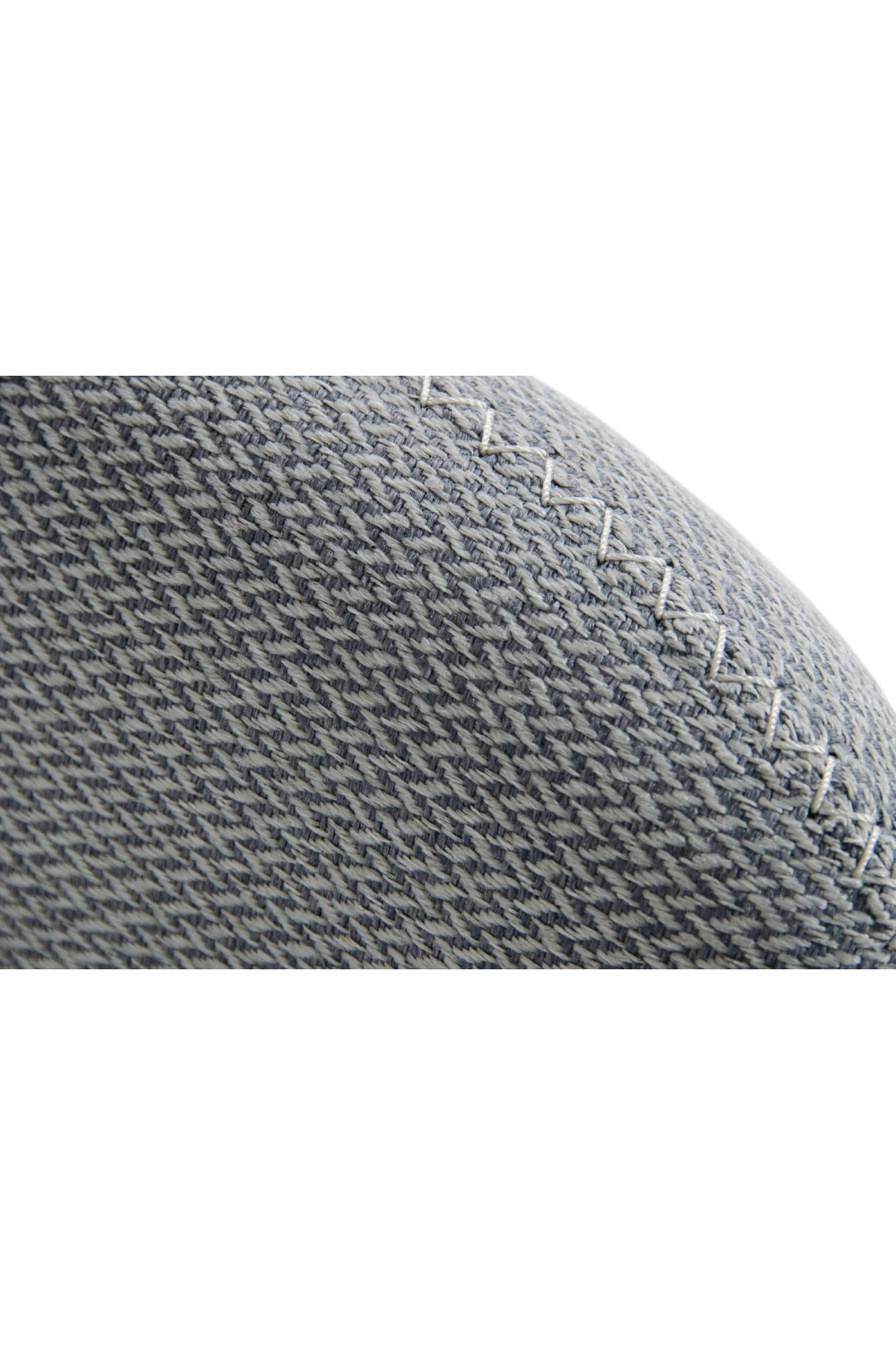 Wing-Armed Swivel Lounge Chair | OROA Modern Elvin | Oroa.com