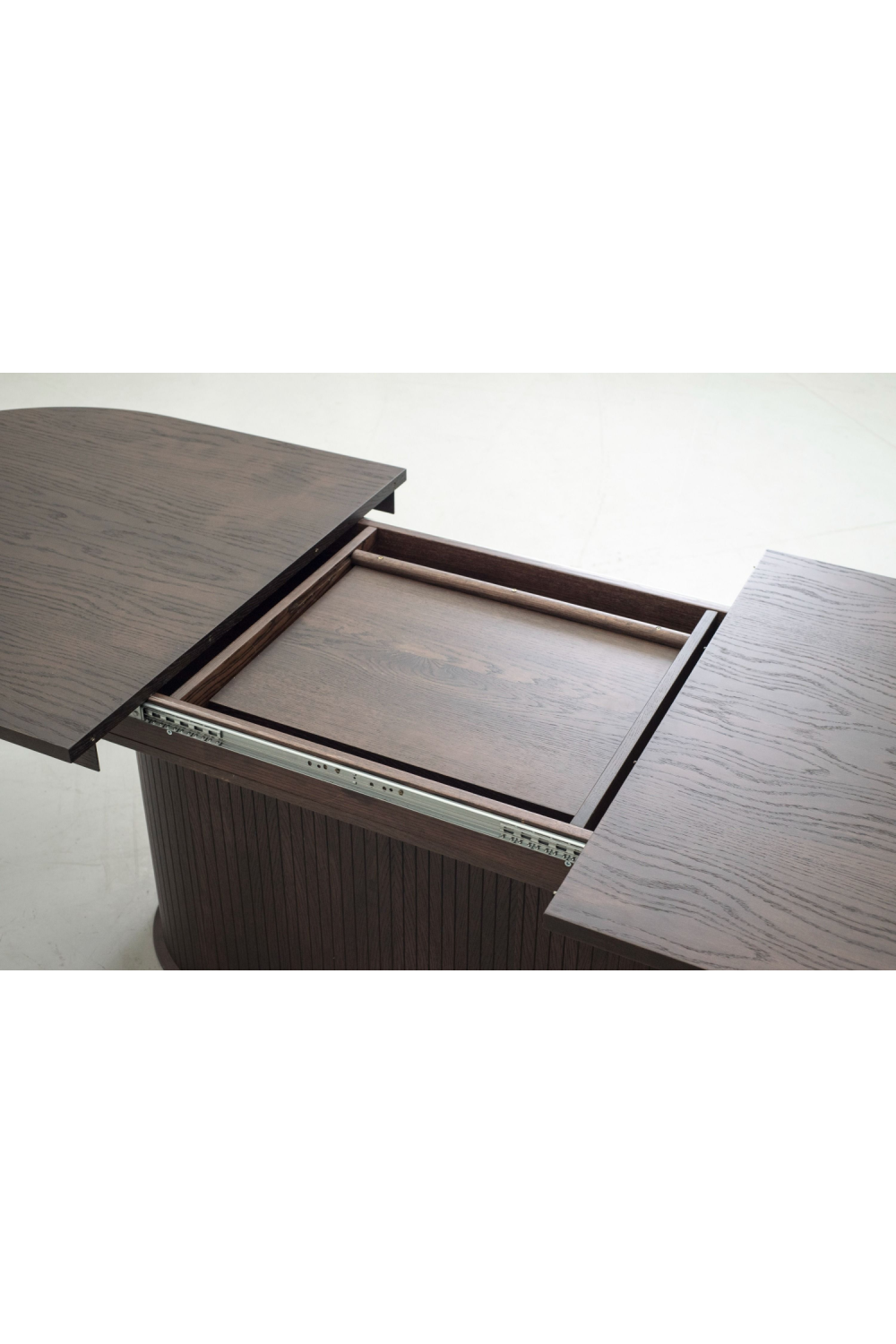 Oak Extendable Dining Table | OROA Modern Walz | Oroa.com