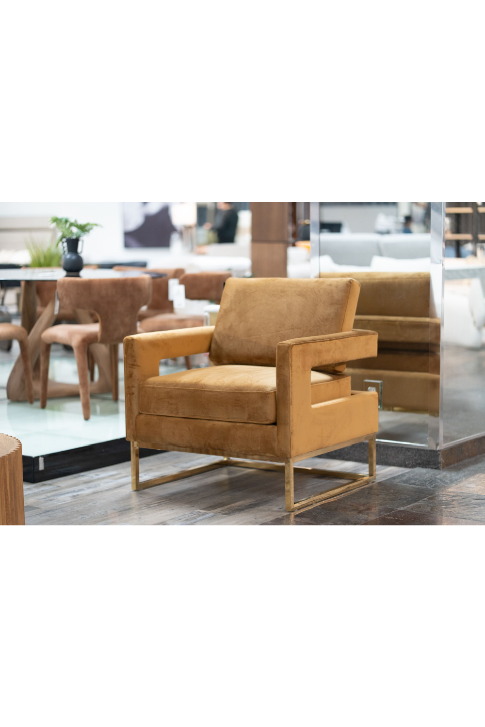 Velvet Accent Chair | OROA Modern Edna | Oroa.com