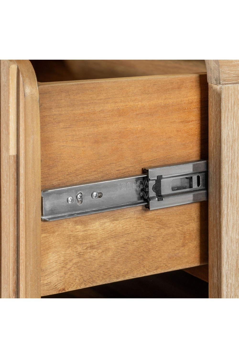 Natural Oak 4-Drawer Chest | OROA Modern Mikala | Oroa.com