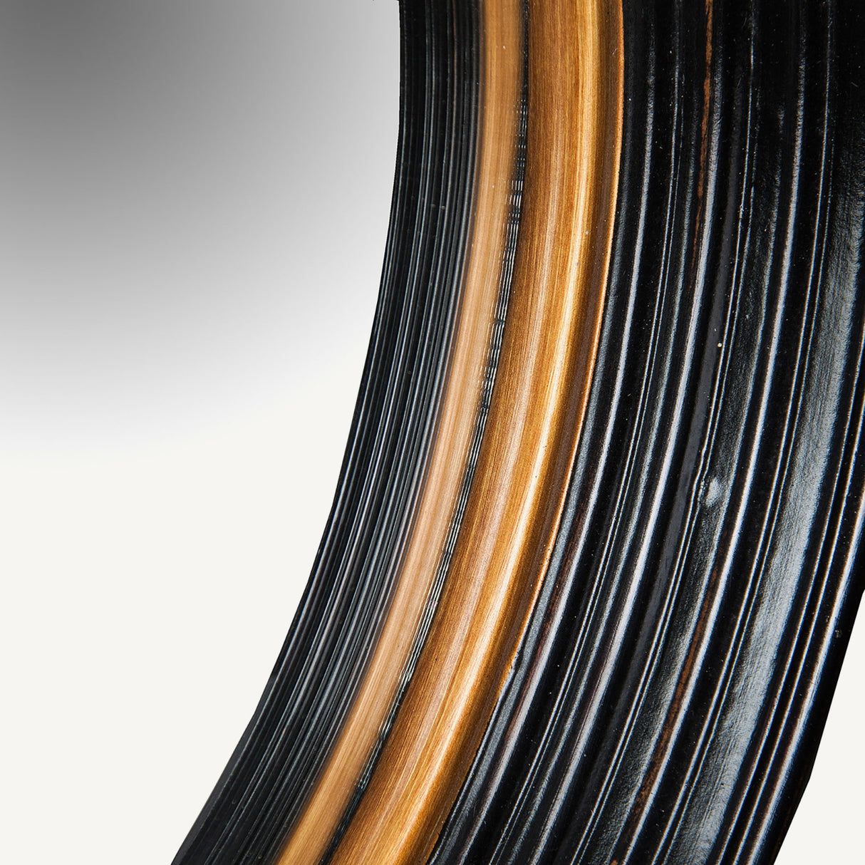   Black Round Mirror | Oroa.com
