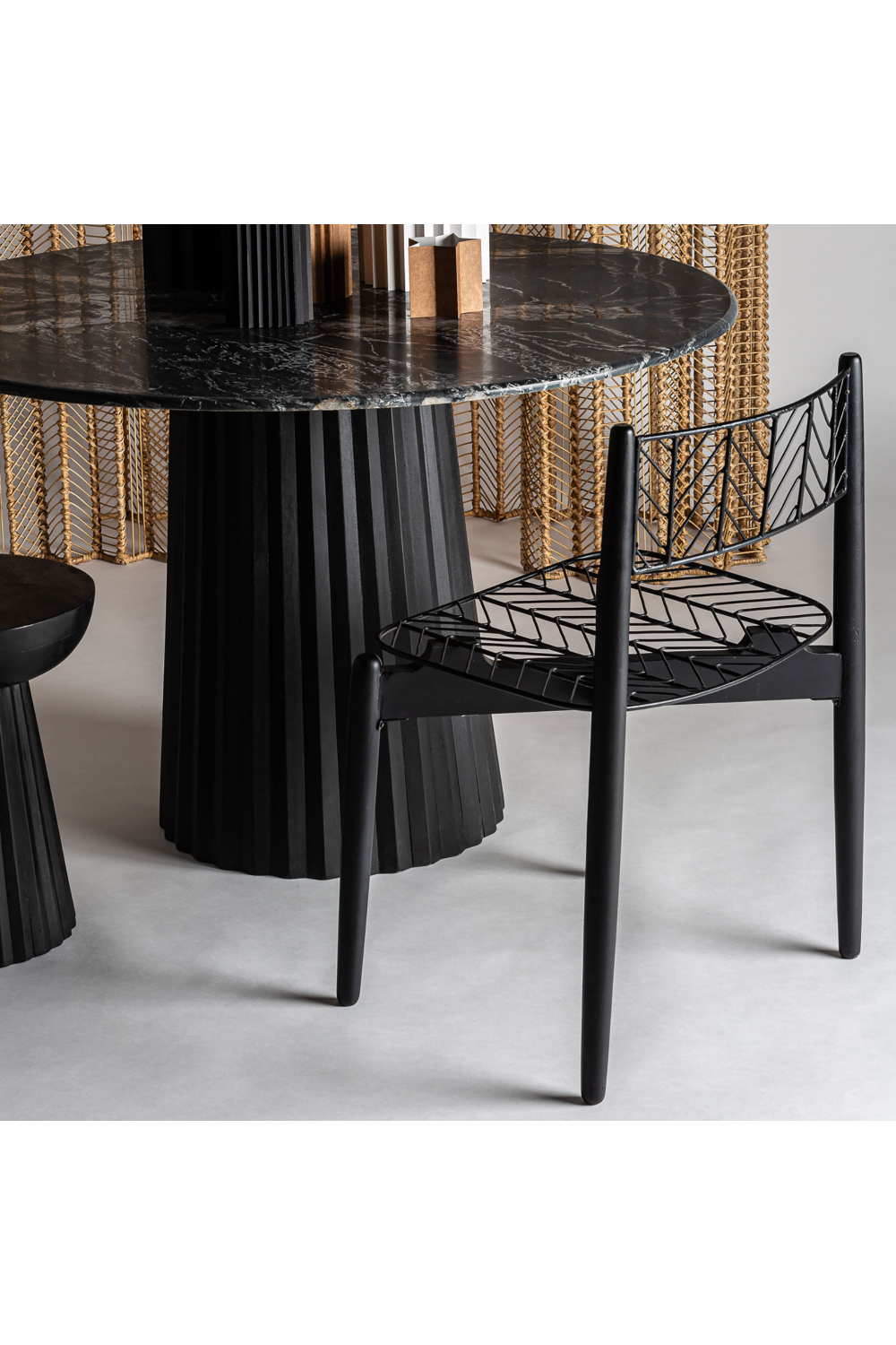 Black Central Base Dining Table | Vical Home Plisse | Oroa.com