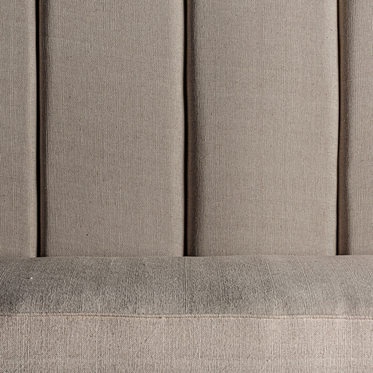   White Linen Sofa | Oroa.com