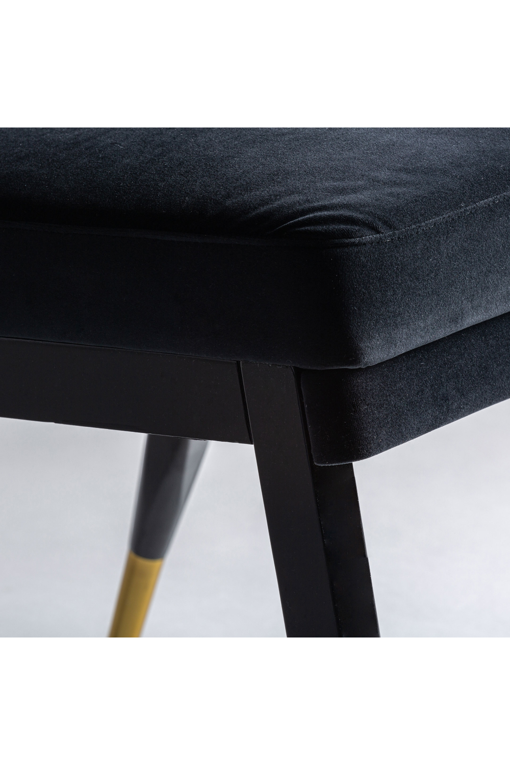 Black Velvet Accent Chair | Vical Home Trun | Oroa.com