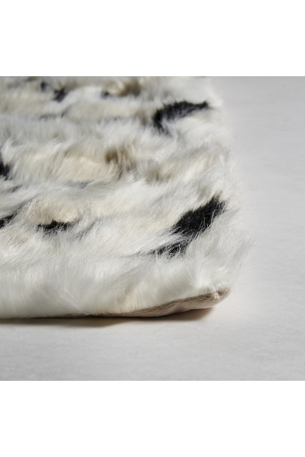 Black And White Throw Blanket | Vical Home Bear | Oroa.com