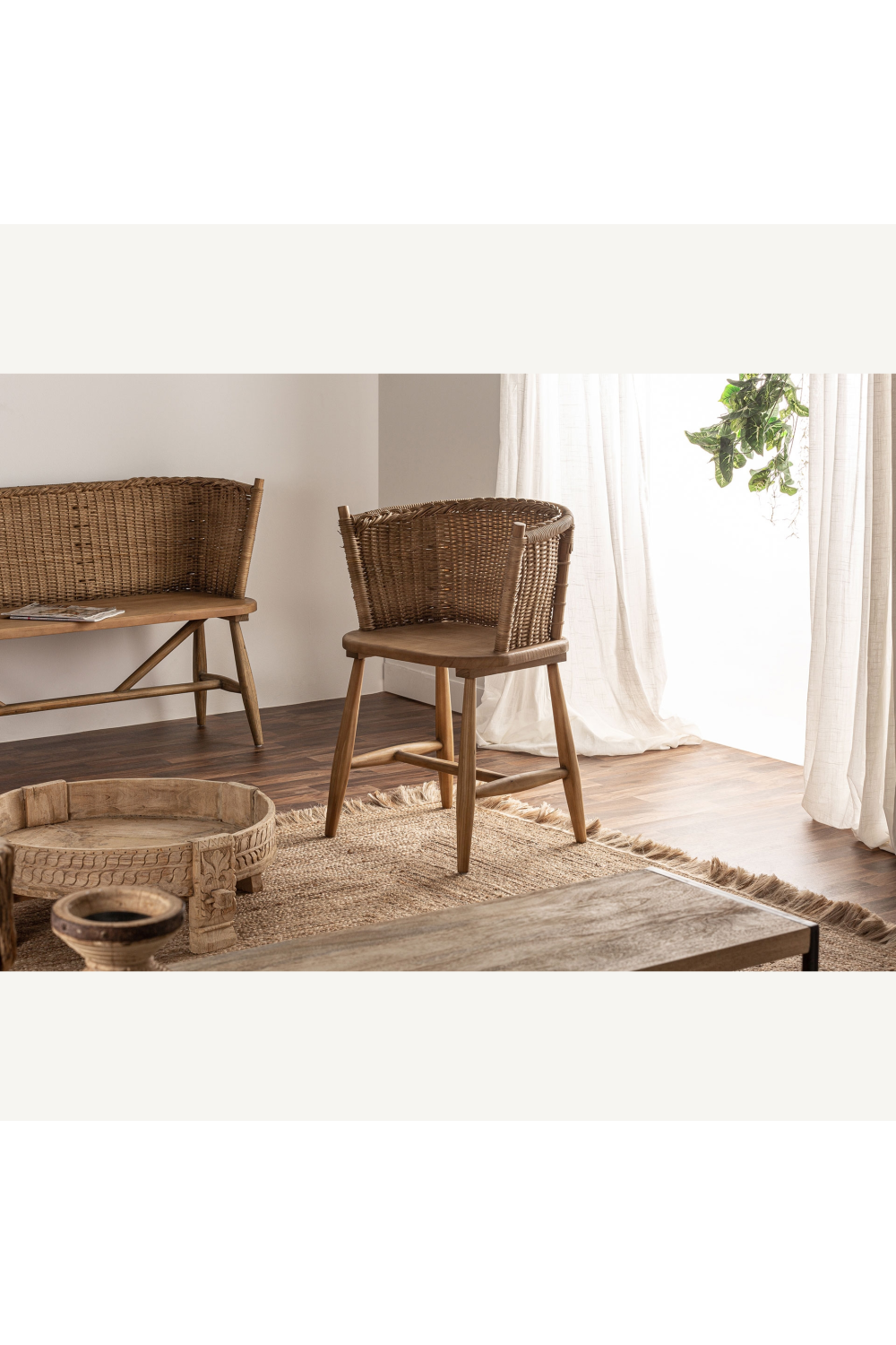 Fir Wood Curved Accent Chair | Vical Home Quenza | Oroa.com