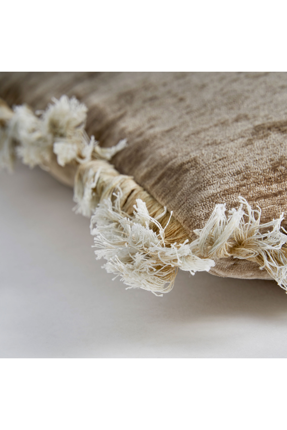 Velvet Fringed Cushion | Vical Home Airlia | Oroa.com