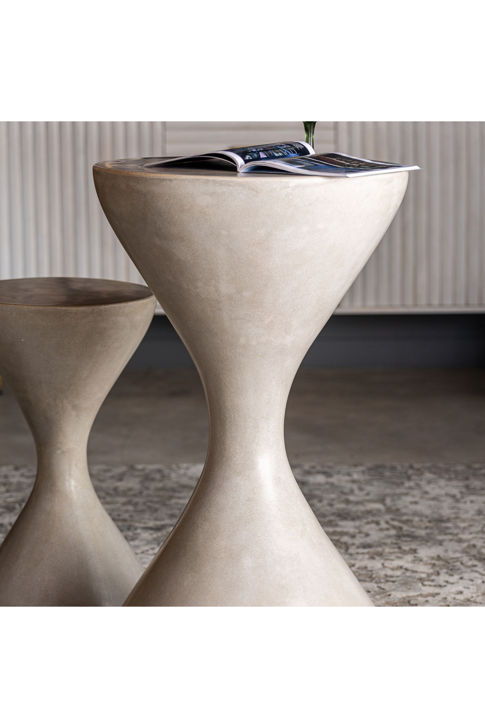 Cement Hourglass Bar Table | Vical Home Telfs | Oroa.com