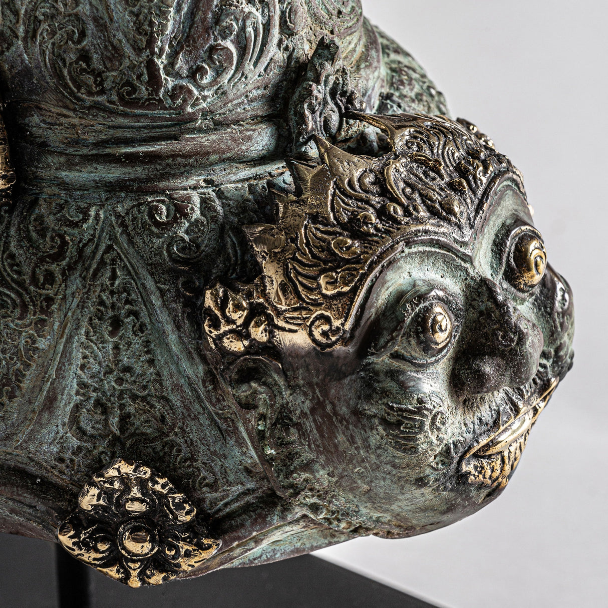  Green Bronze Decorative Figure | Oroa.com
