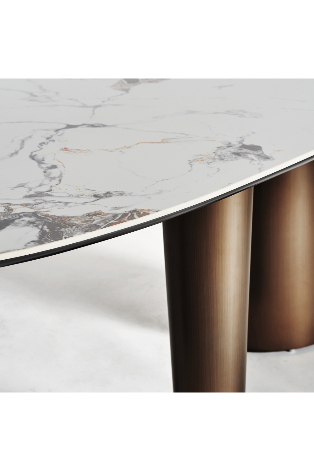 White Oval Marble Dining Table | Vical Home Laggan | Oroa.com