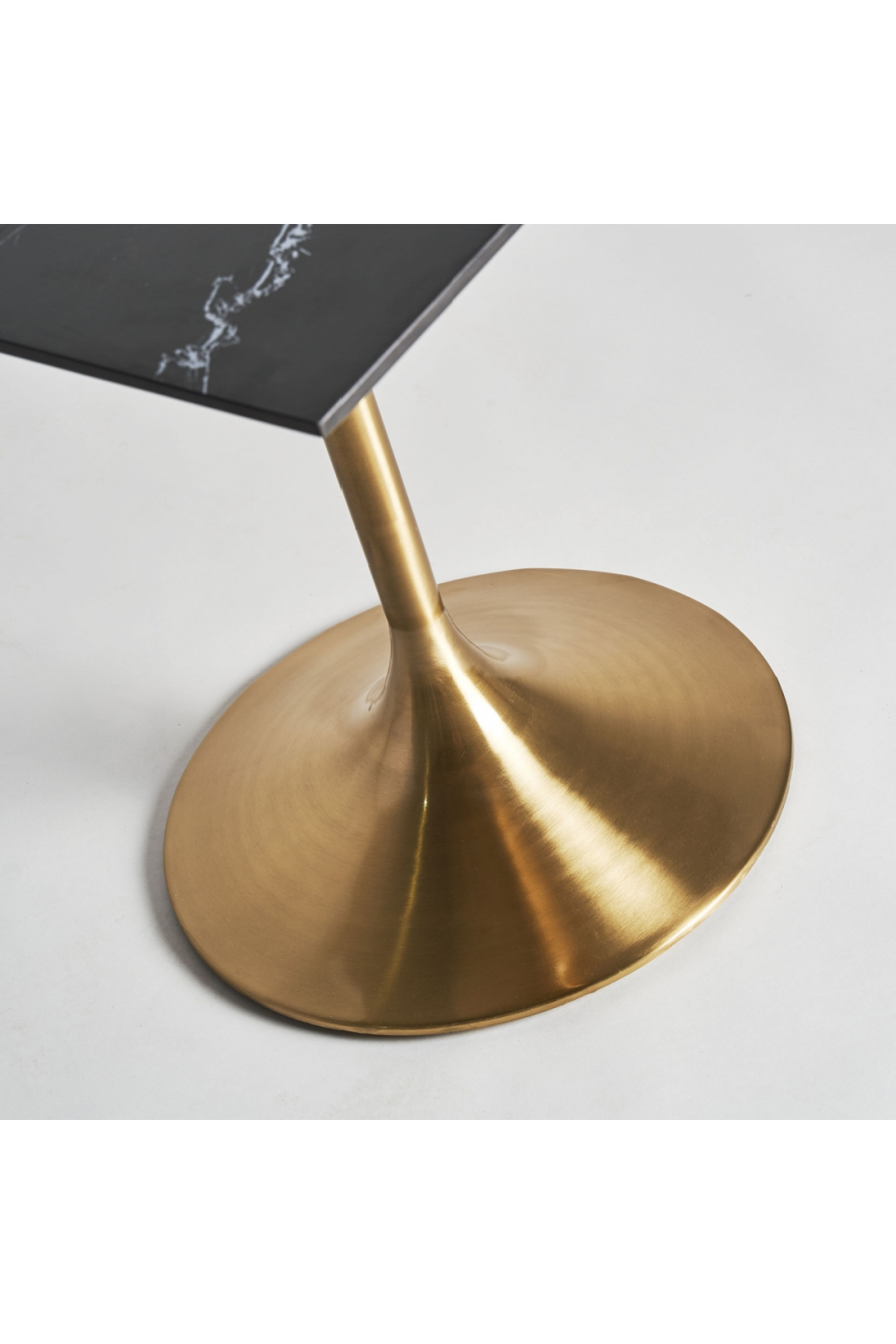 Gold Pedestal Counter Table | Vical Home Ullaland | Oroa.com