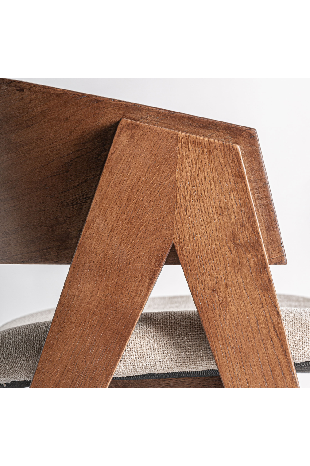 Oak V-Leg Accent Chair | Vical Home Madiran | Oroa.com