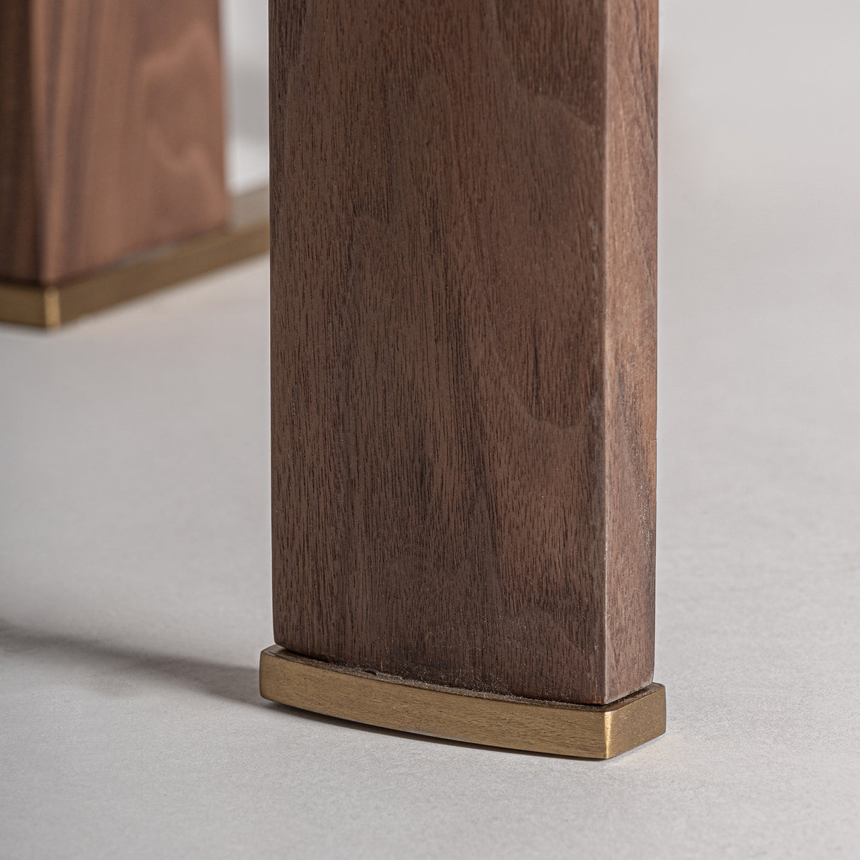   Brown Wooden Bookcase | Oroa.com