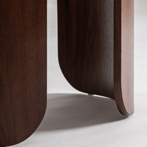   Round White Porcelain Dining Table | Oroa.com