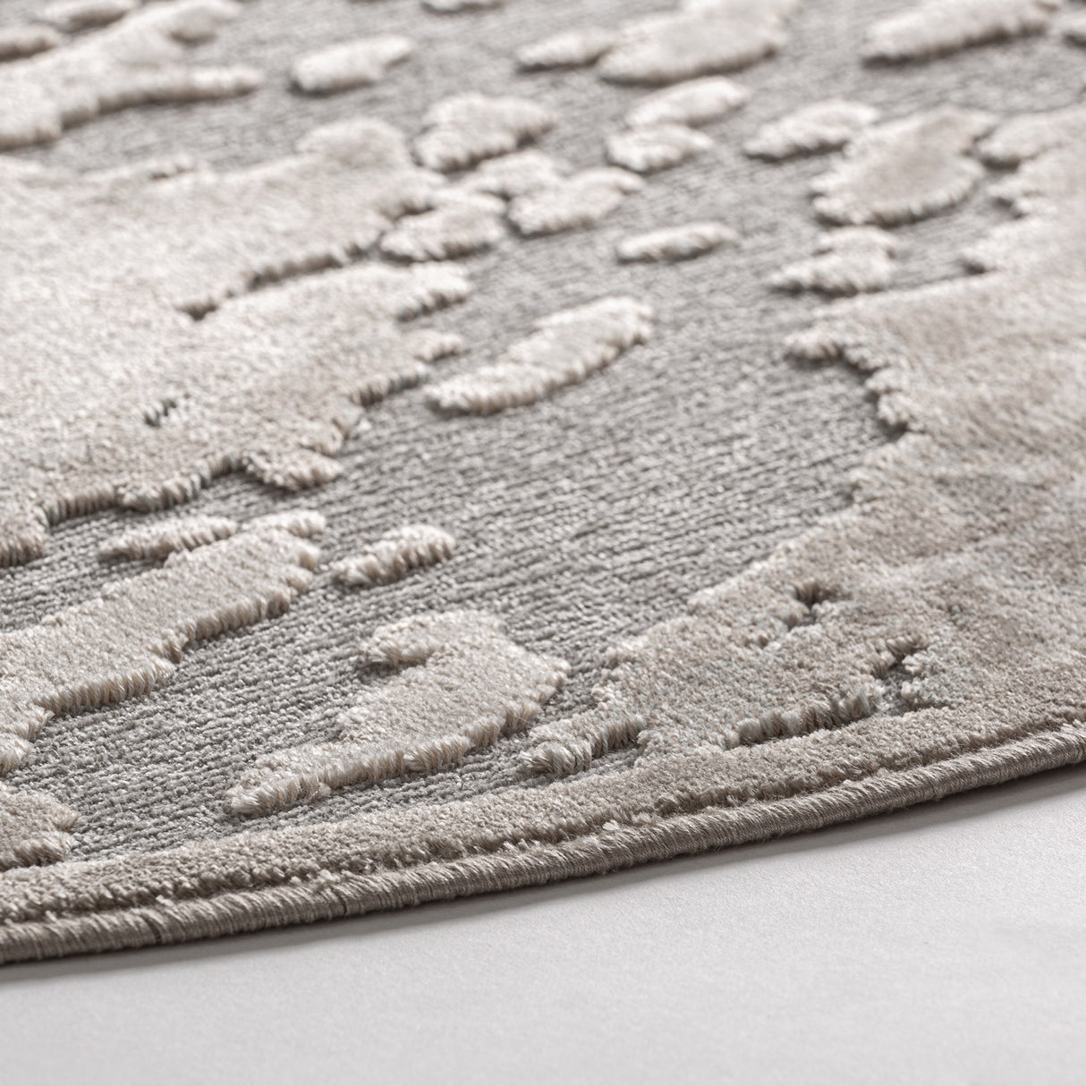   Brown Viscose Round Carpet | Oroa.com