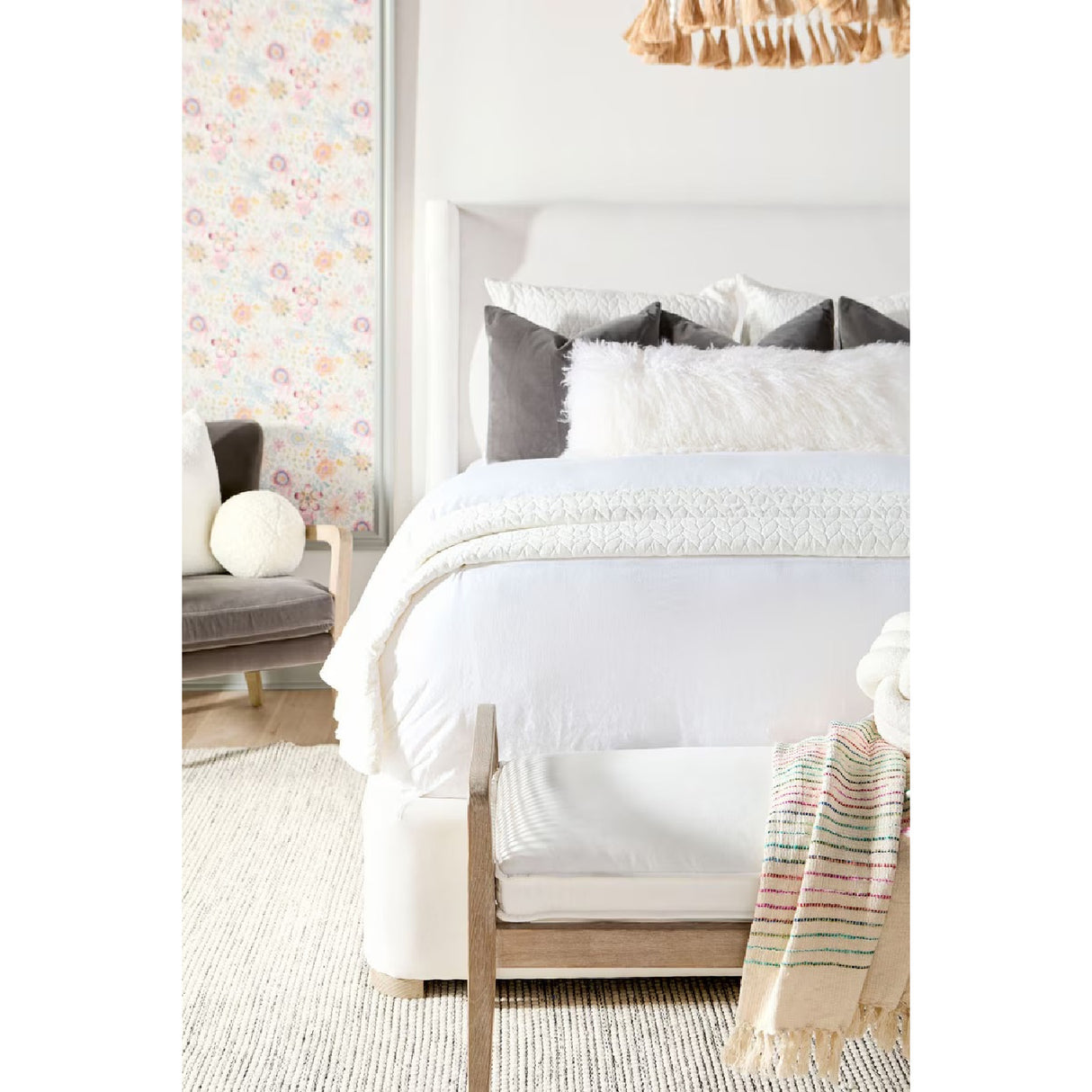   White Upholstered Bed | Oroa.com