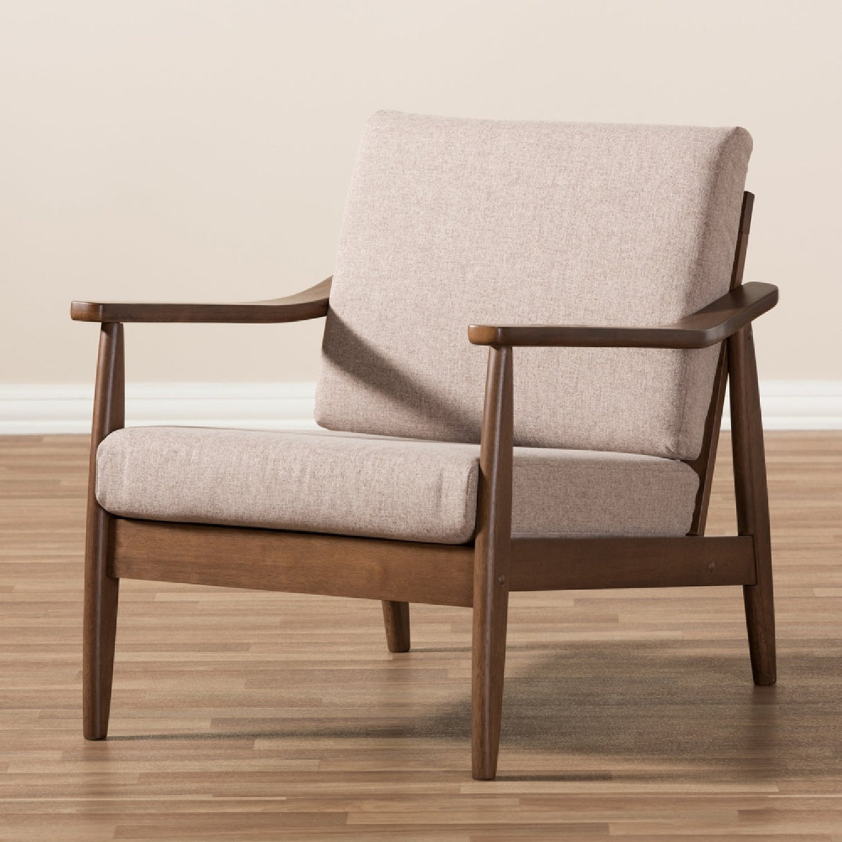 Walnut Framed Lounge Chair | Bali Loom Venza | Oroa.com