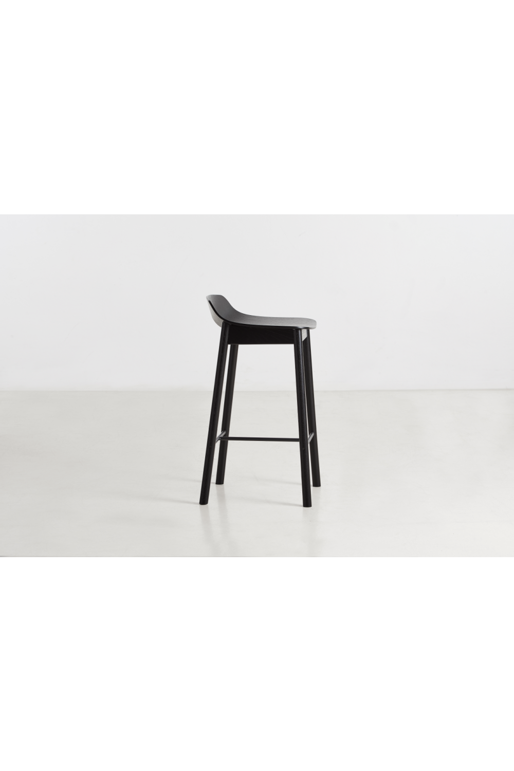 Classic Black Counter Stool | WOUD Mono | OROA.com