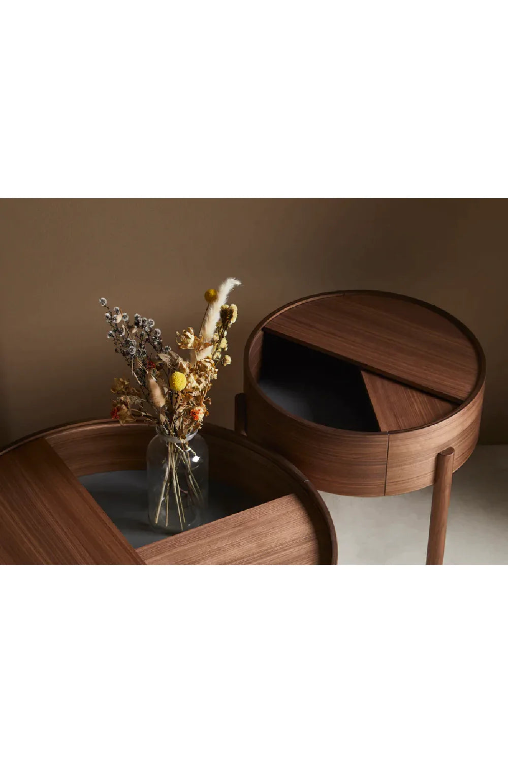 Contemporary Round Side Table | WOUD Arc | OROA.com