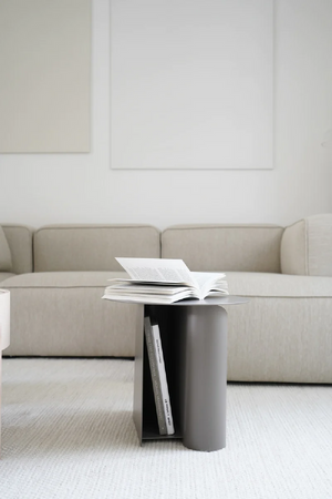 Metal Modern Side Table | WOUD Sentrum | OROA.com