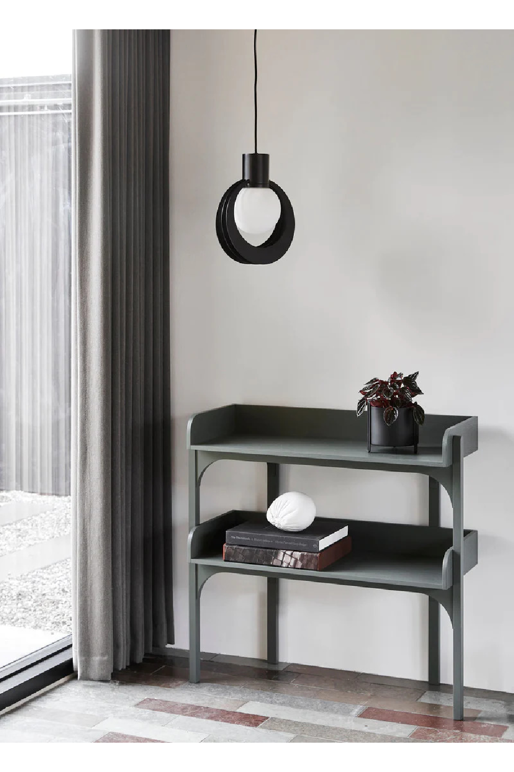 Modern Architectural Pendant Lamp M | WOUD Lunar | OROA.com