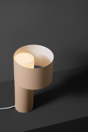 Graphical Modern Table Lamp | WOUD Tangent | OROA.com