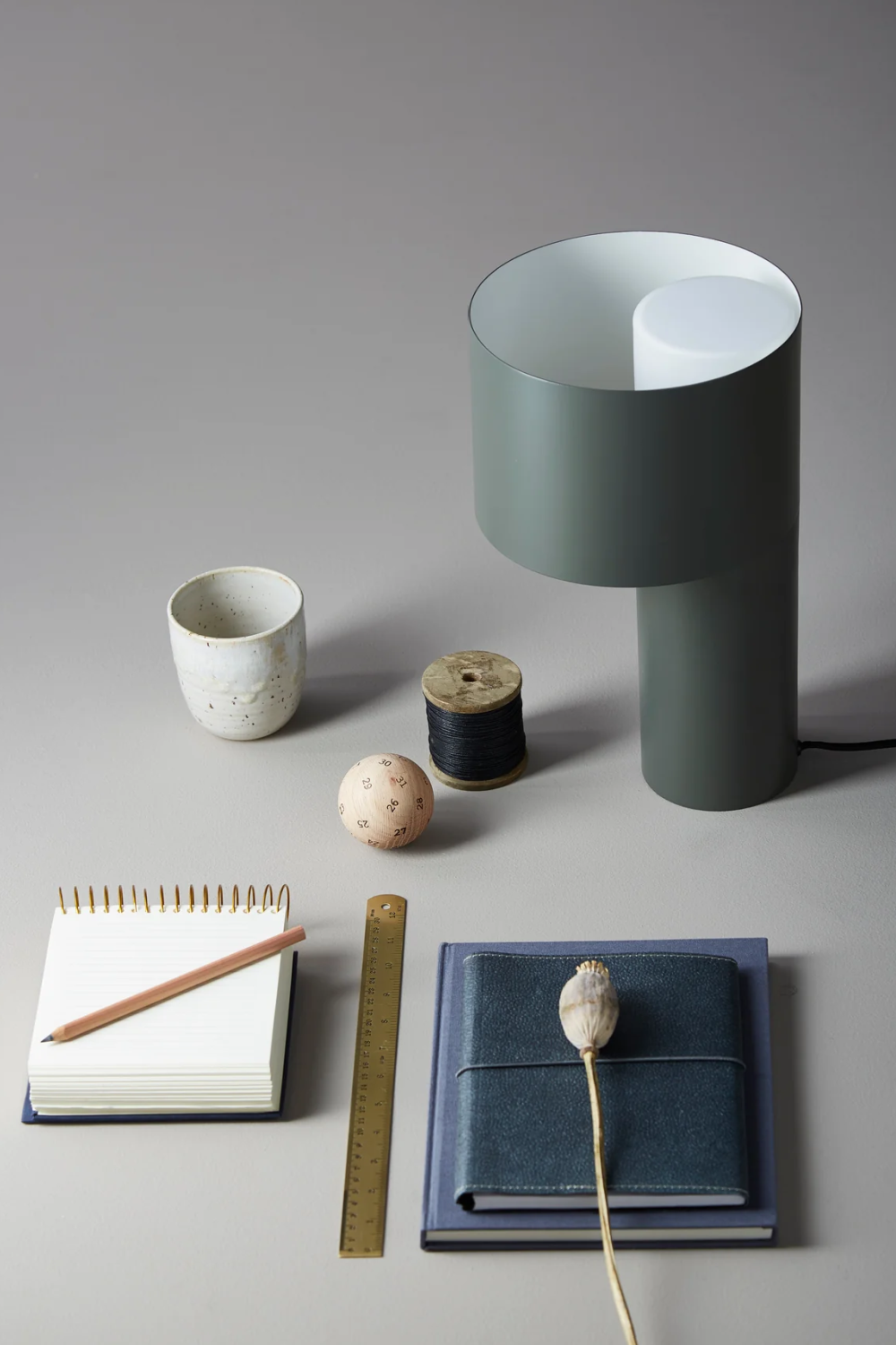 Graphical Modern Table Lamp | WOUD Tangent | OROA.com