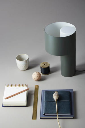Graphical Modern Table Lamp | WOUD Tangent | OROA.com