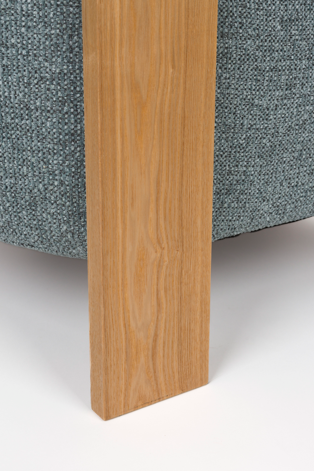 Ash Framed Boucle Lounge Chair | Zuiver Oolong | Oroa.com