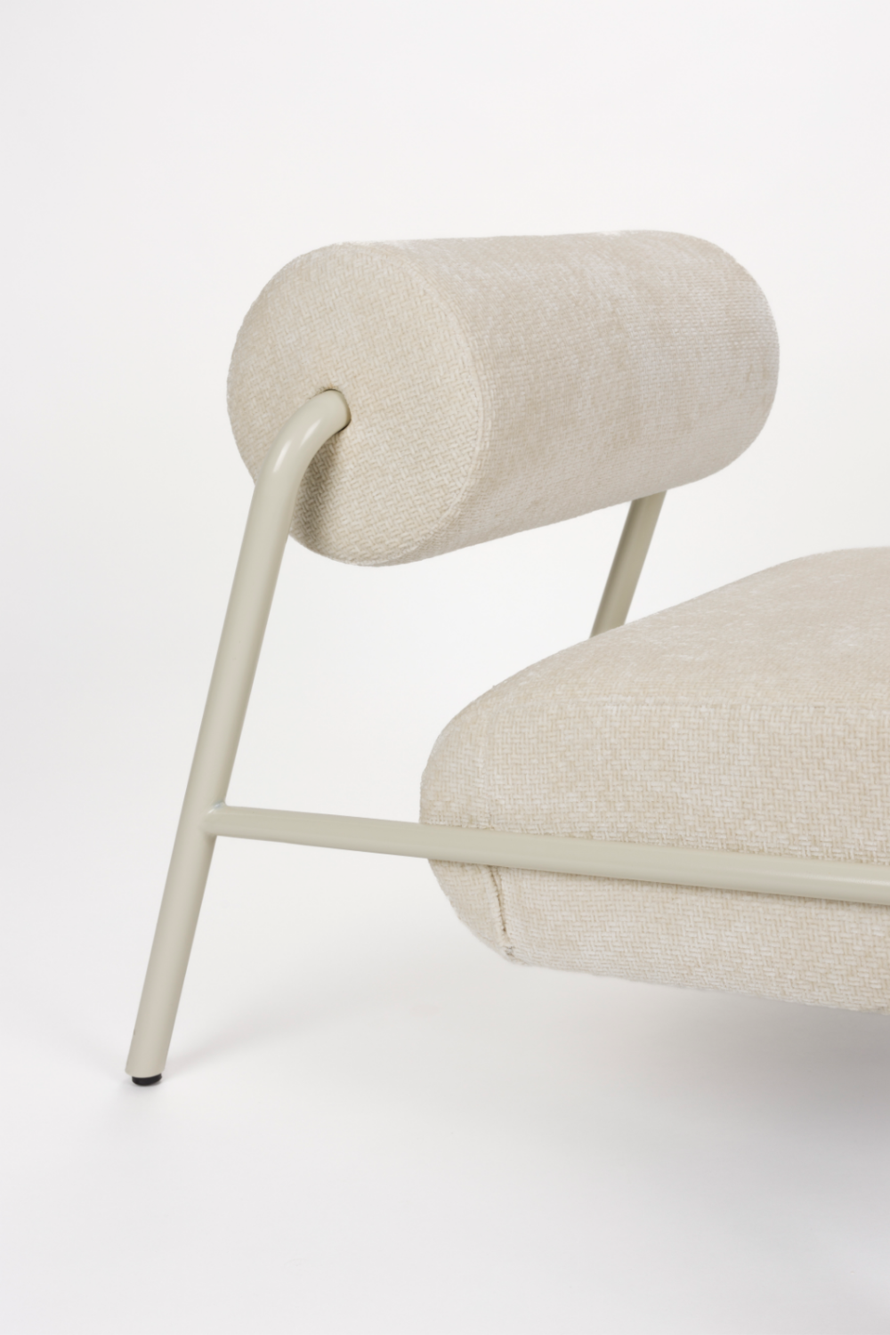 Cylindrical Back Lounge Chair | Zuiver Lekima | OROA.com