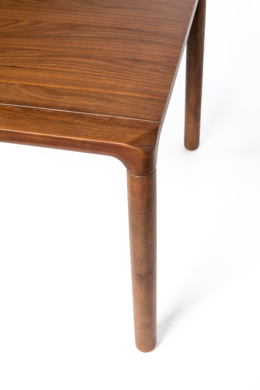 Modern Minimalist Wooden Dining Table | Zuiver Storm | Oroa.com