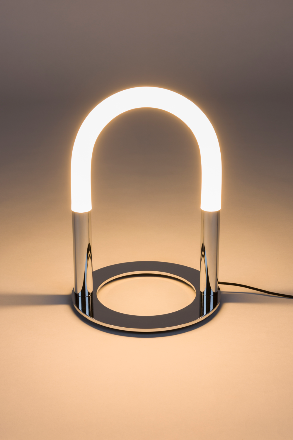 Modern Chrome Table Lamp | Zuiver Arch | Oroa.com